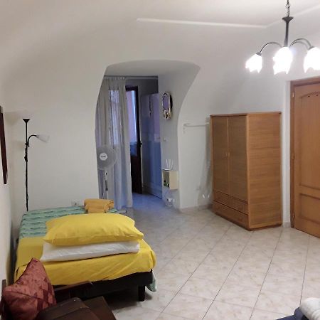 Dimora Letizia- Room 1 Procida Bagian luar foto